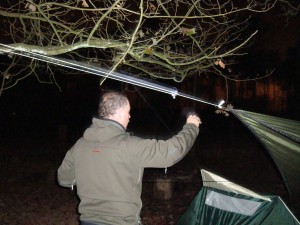 gevecht met de tarp door de wind gevecht met de tarp door de wind